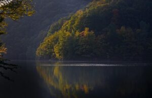 秋キャンプでの夜の寒さ対策にはどんな方法がある？