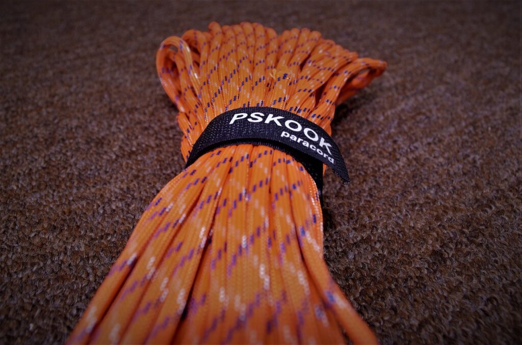 秋キャンプで延長コードは必要か？電源サイトの利用法とは？